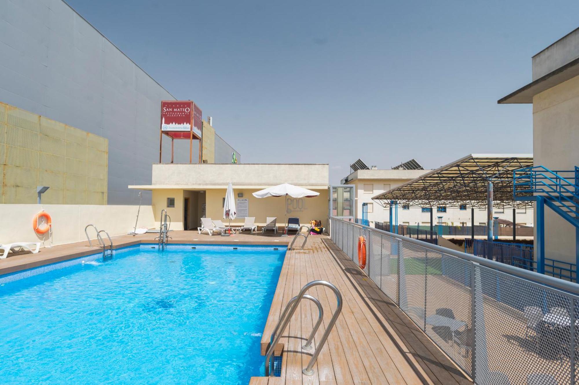 Aticos Lux Sevilla Piscina Parking
