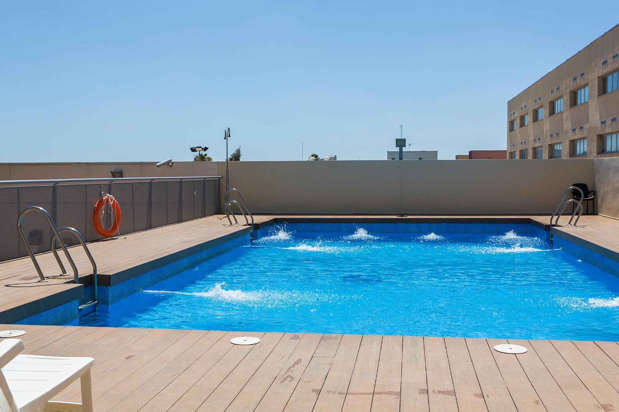 Aticos Lux Sevilla Piscina Parking Bormujos