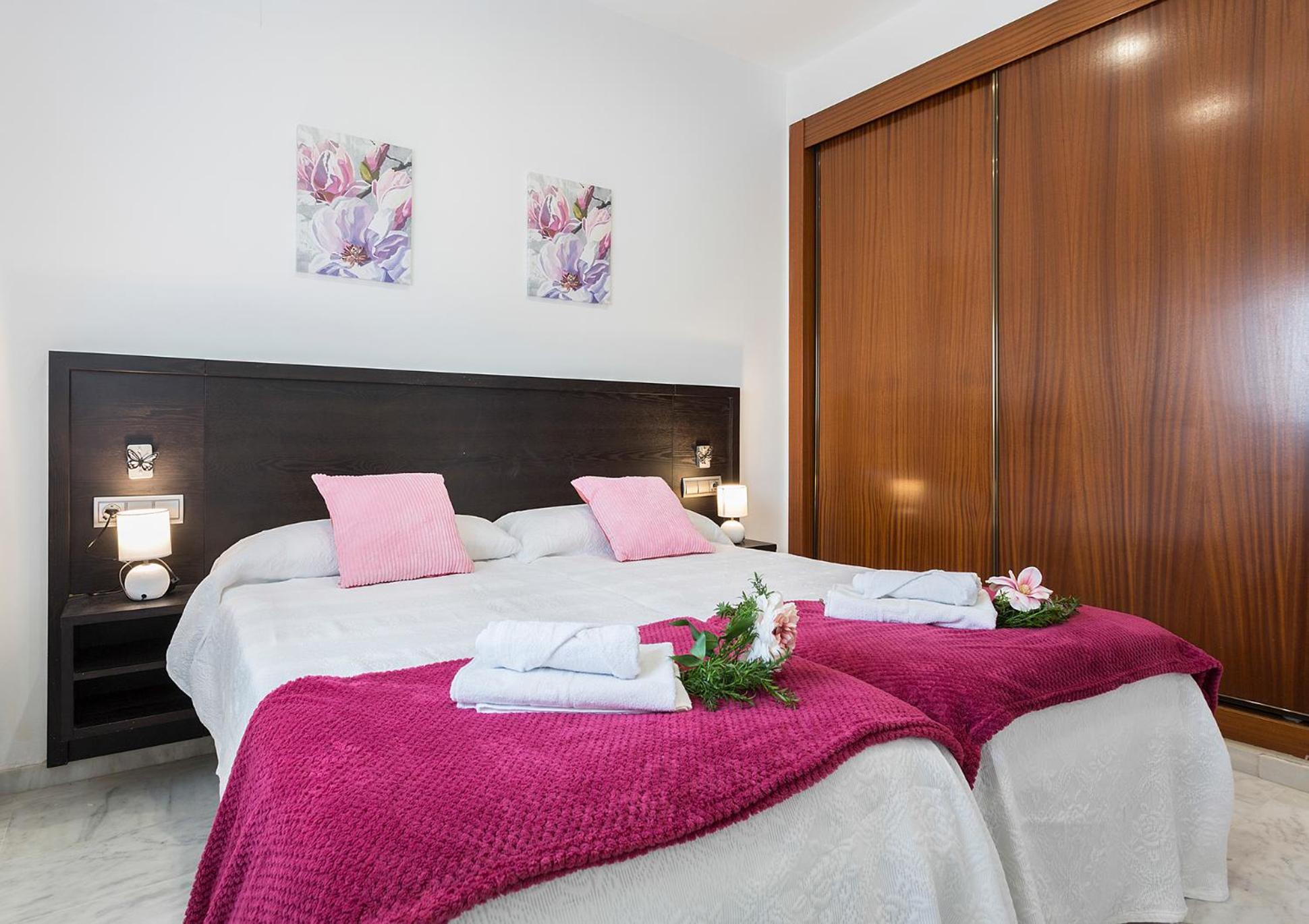 Aticos Lux Sevilla Piscina Parking Bormujos